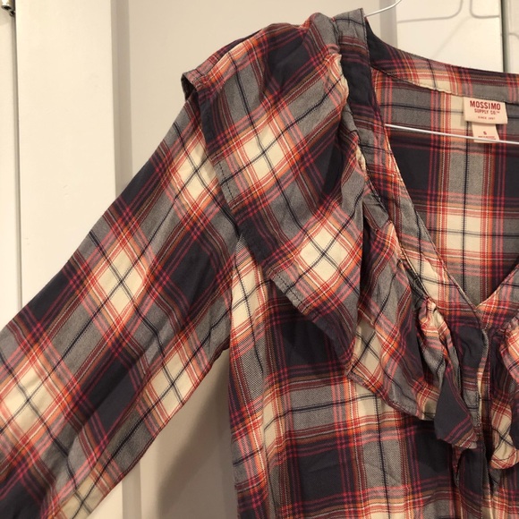 🍓Ruffled plaid top🍓 - Picture 7 of 14